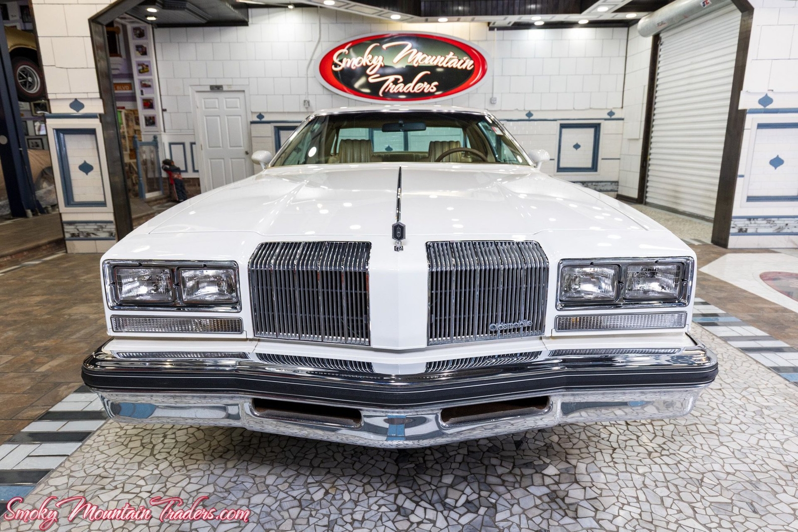 Oldsmobile-Cutlass-1977-8