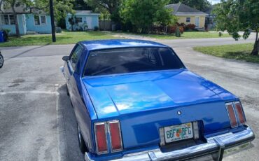 Oldsmobile-Cutlass-1980-Sedan-1