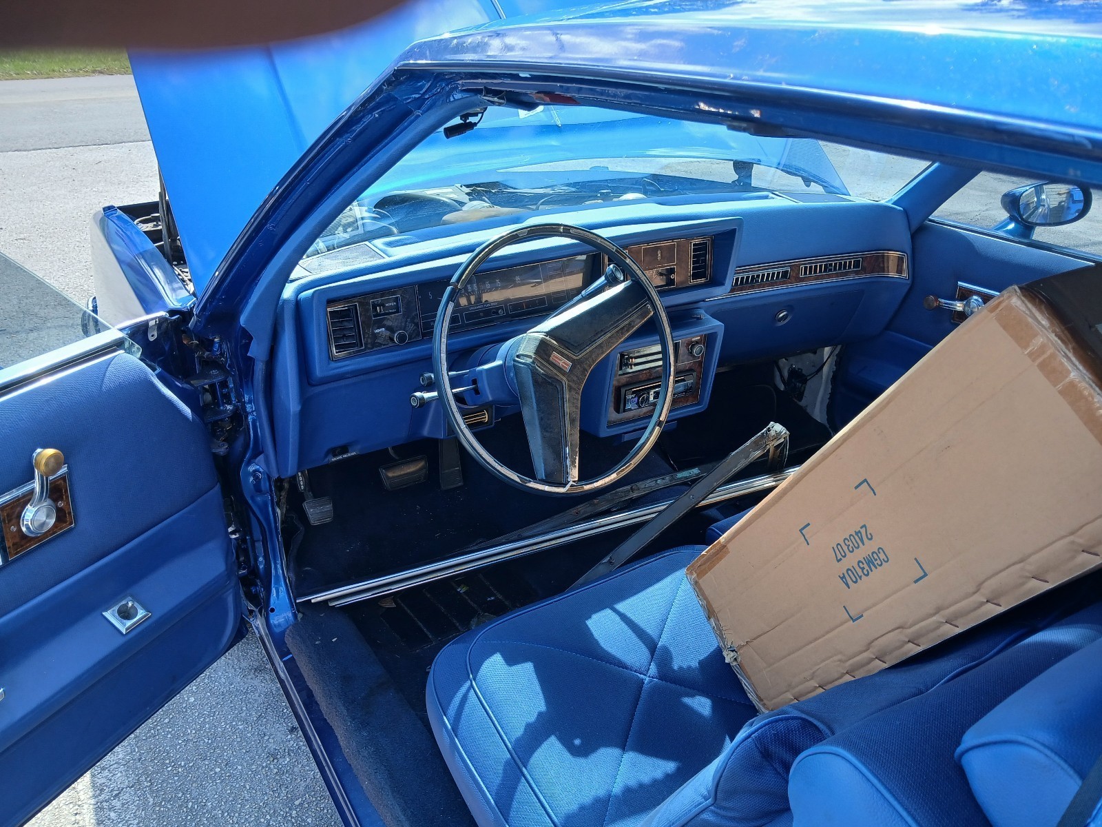 Oldsmobile-Cutlass-1980-Sedan-3