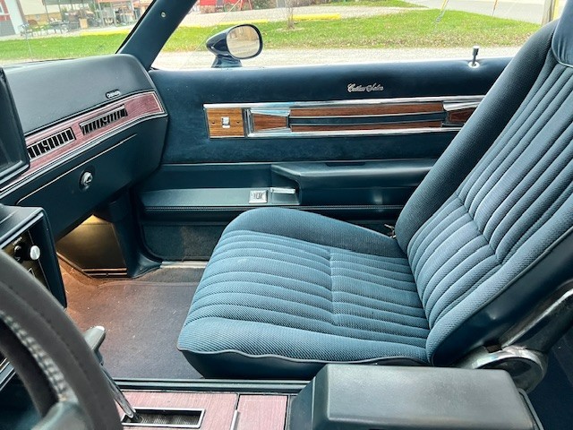 Oldsmobile-Cutlass-1986-Coupe-14