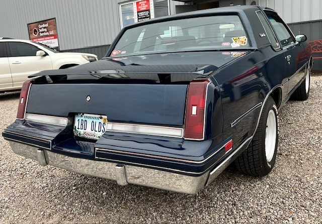 Oldsmobile-Cutlass-1986-Coupe-2