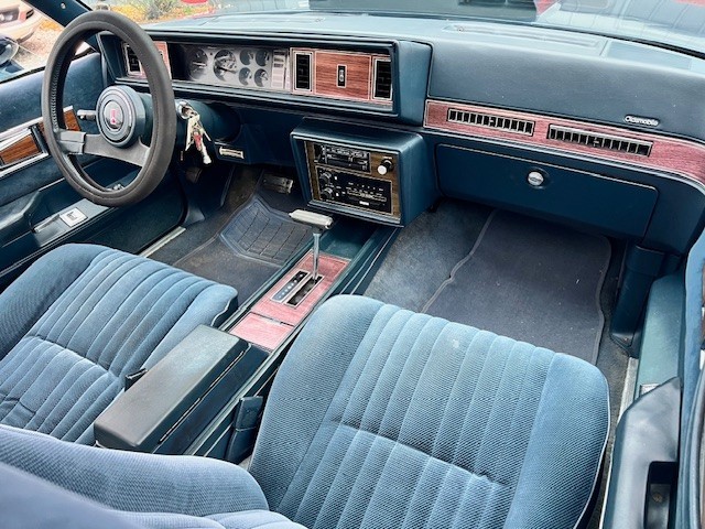 Oldsmobile-Cutlass-1986-Coupe-26