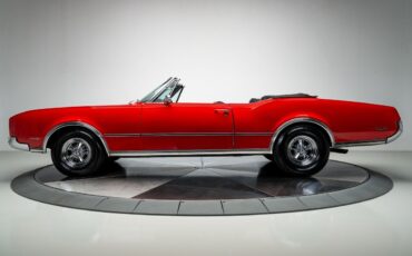 Oldsmobile-Delta-88-1967-Convertible-19