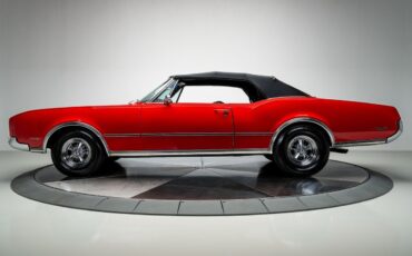 Oldsmobile-Delta-88-1967-Convertible-20