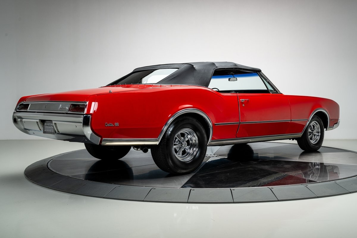 Oldsmobile-Delta-88-1967-Convertible-21