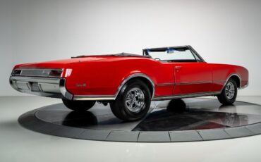 Oldsmobile-Delta-88-1967-Convertible-22