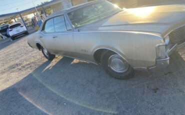 Oldsmobile-Delta-88-1968-Gold-Gold-12