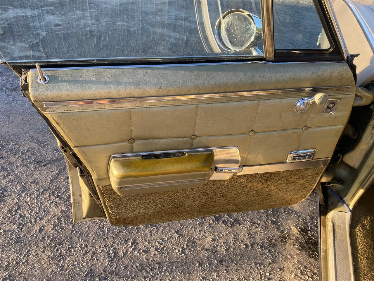 Oldsmobile-Delta-88-1968-Gold-Gold-13