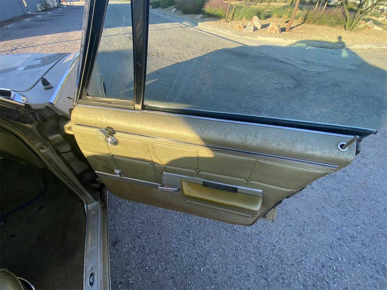 Oldsmobile-Delta-88-1968-Gold-Gold-16