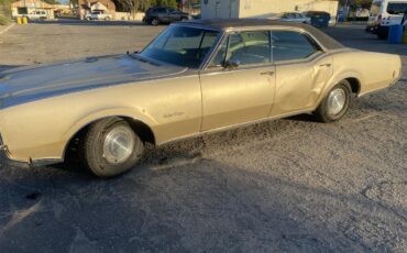 Oldsmobile-Delta-88-1968-Gold-Gold-2