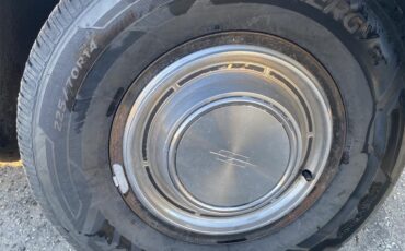 Oldsmobile-Delta-88-1968-Gold-Gold-25