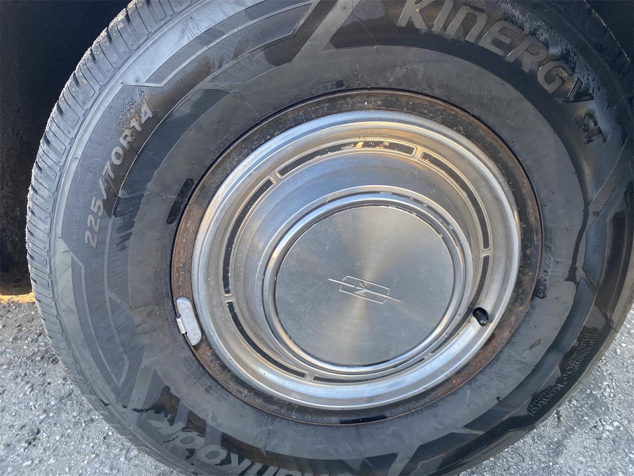 Oldsmobile-Delta-88-1968-Gold-Gold-25