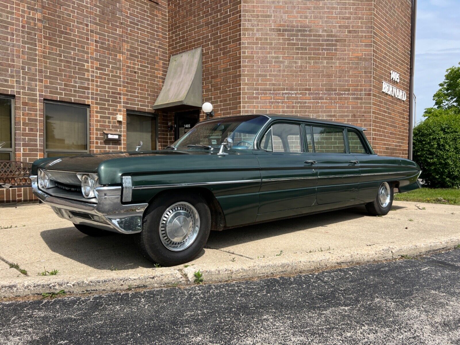 Oldsmobile-Dynamic-88-1961-Limousine-1