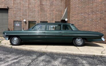 Oldsmobile-Dynamic-88-1961-Limousine-2