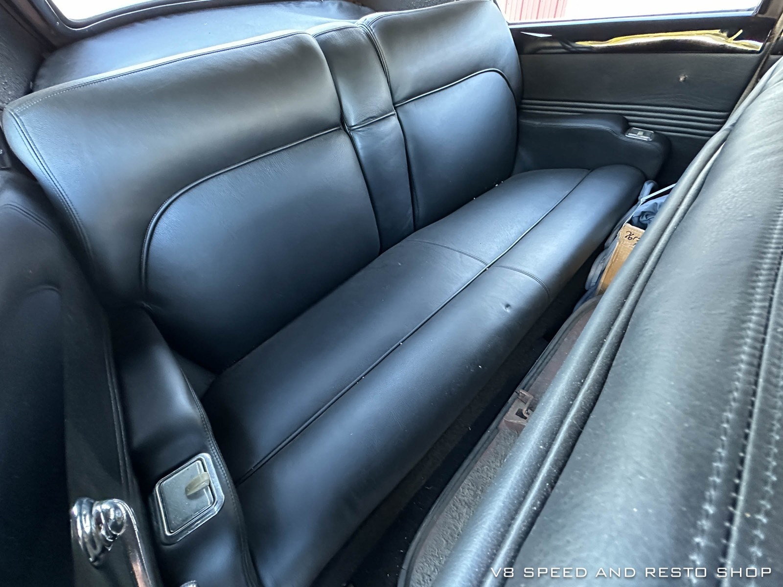 Oldsmobile-Ninety-Eight-1948-Fastback-10