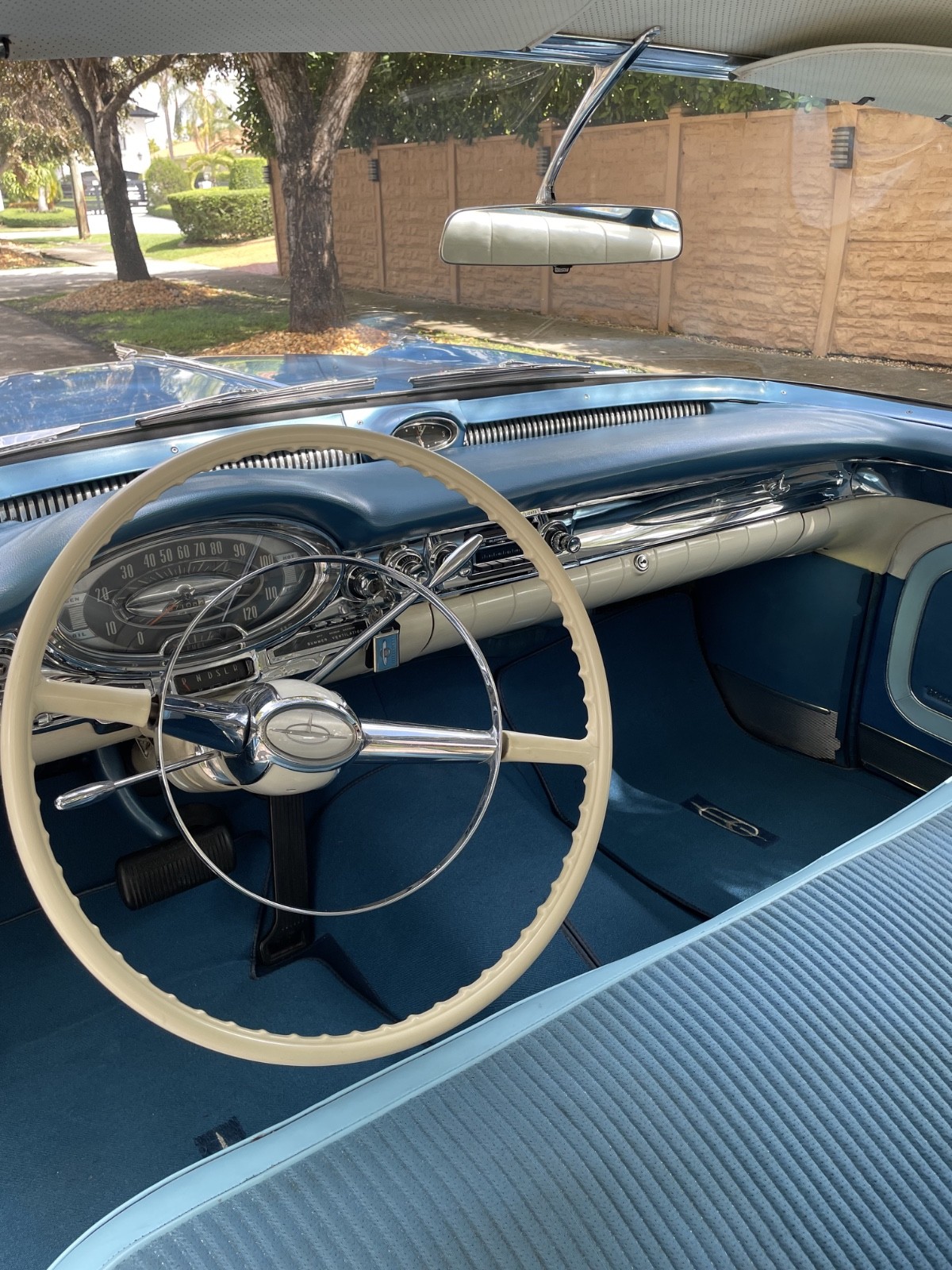 Oldsmobile-Ninety-Eight-1957-Sedan-10