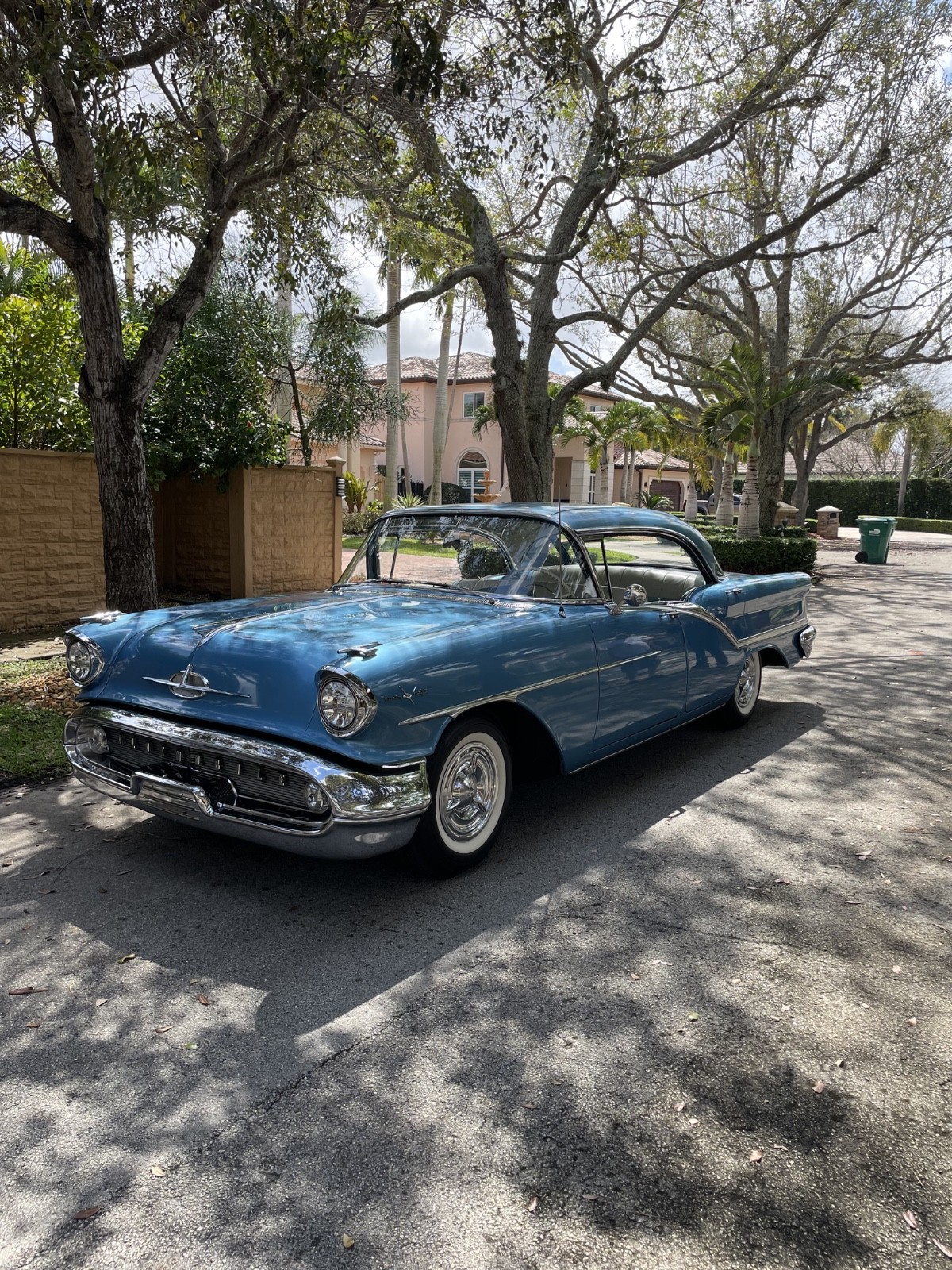 Oldsmobile-Ninety-Eight-1957-Sedan-15