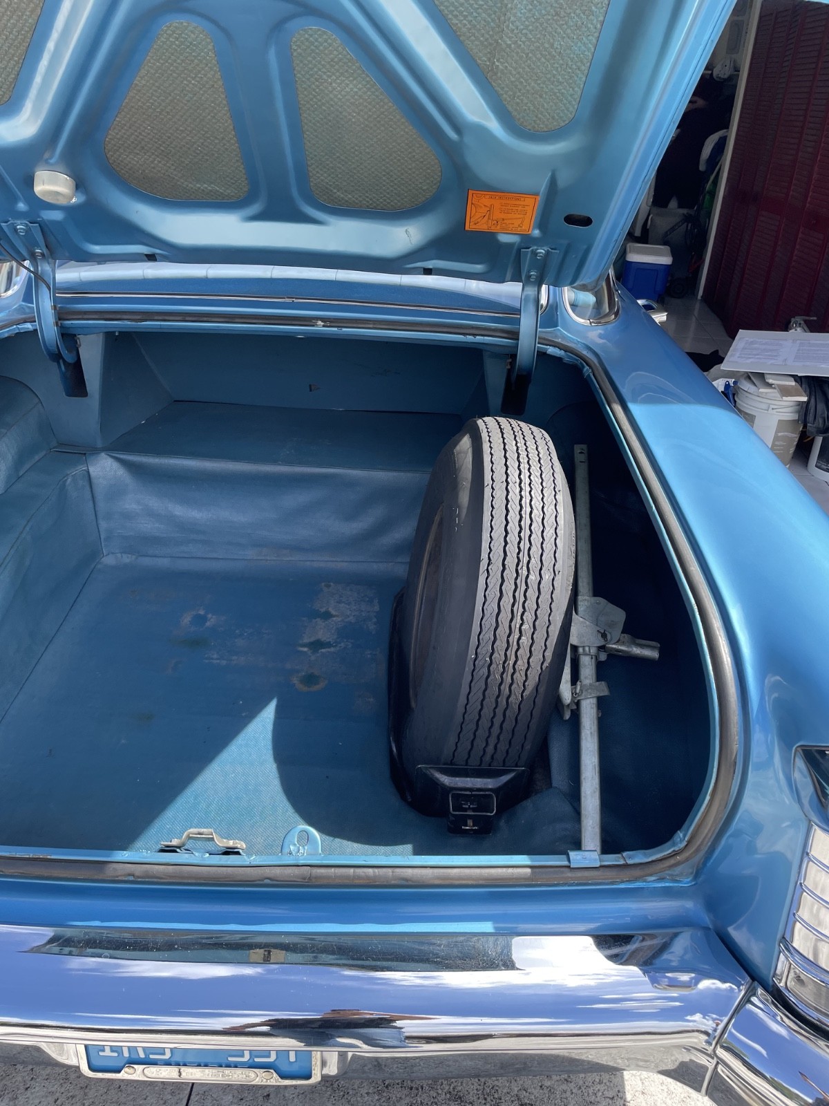 Oldsmobile-Ninety-Eight-1957-Sedan-18