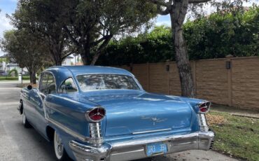Oldsmobile-Ninety-Eight-1957-Sedan-2