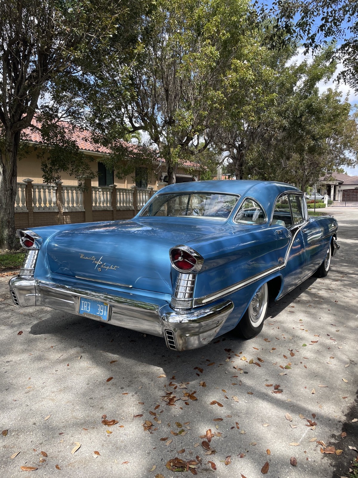 Oldsmobile-Ninety-Eight-1957-Sedan-4