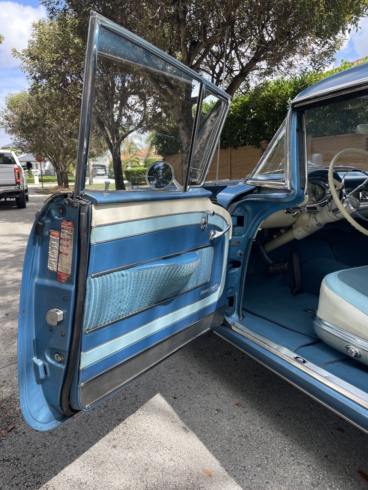 Oldsmobile-Ninety-Eight-1957-Sedan-8