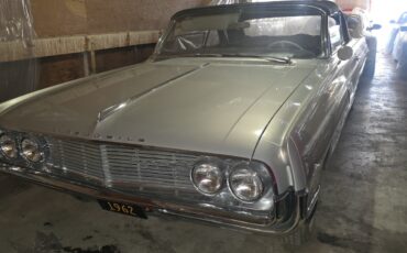 Oldsmobile-Ninety-Eight-1962-Convertible-1