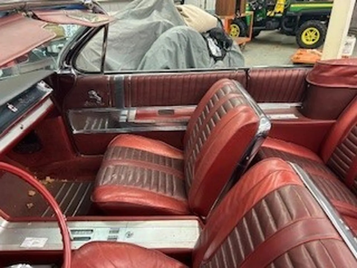 Oldsmobile-Starfire-1962-10