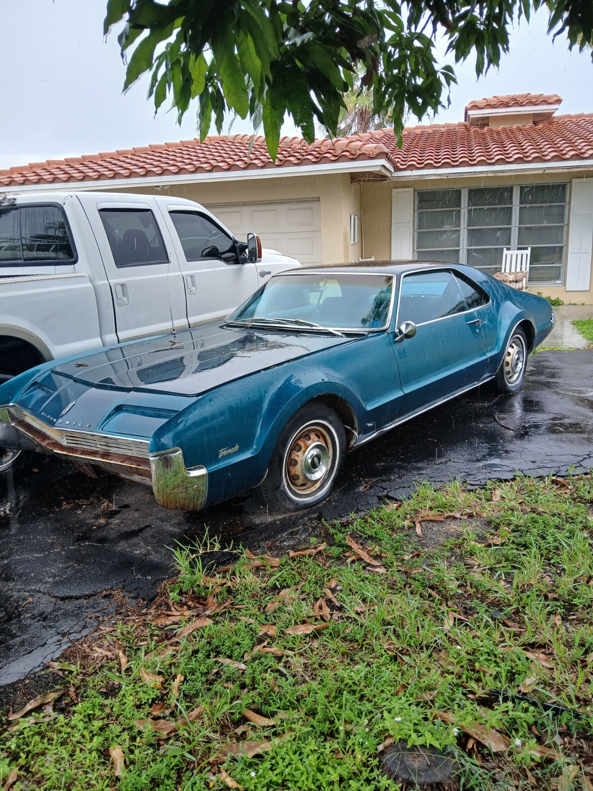 Oldsmobile-Toronado-1966-Coupe