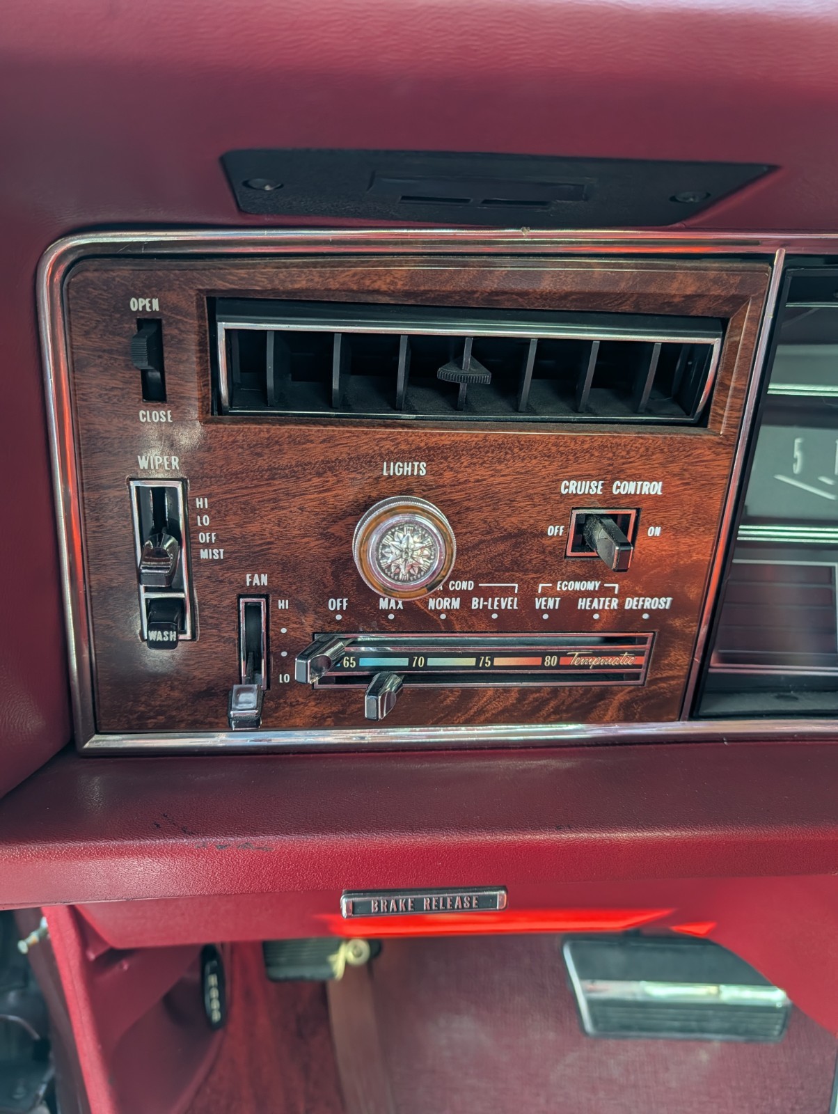 Oldsmobile-Toronado-1978-Coupe-10