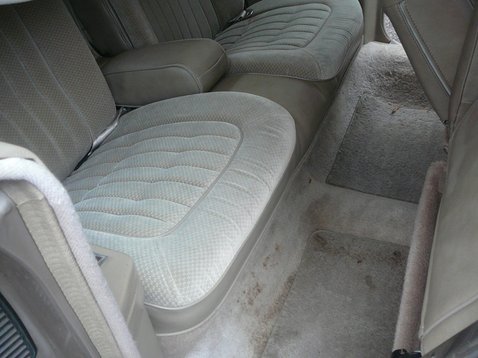 Oldsmobile-Toronado-1985-Coupe-11