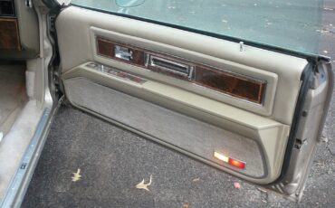 Oldsmobile-Toronado-1985-Coupe-17