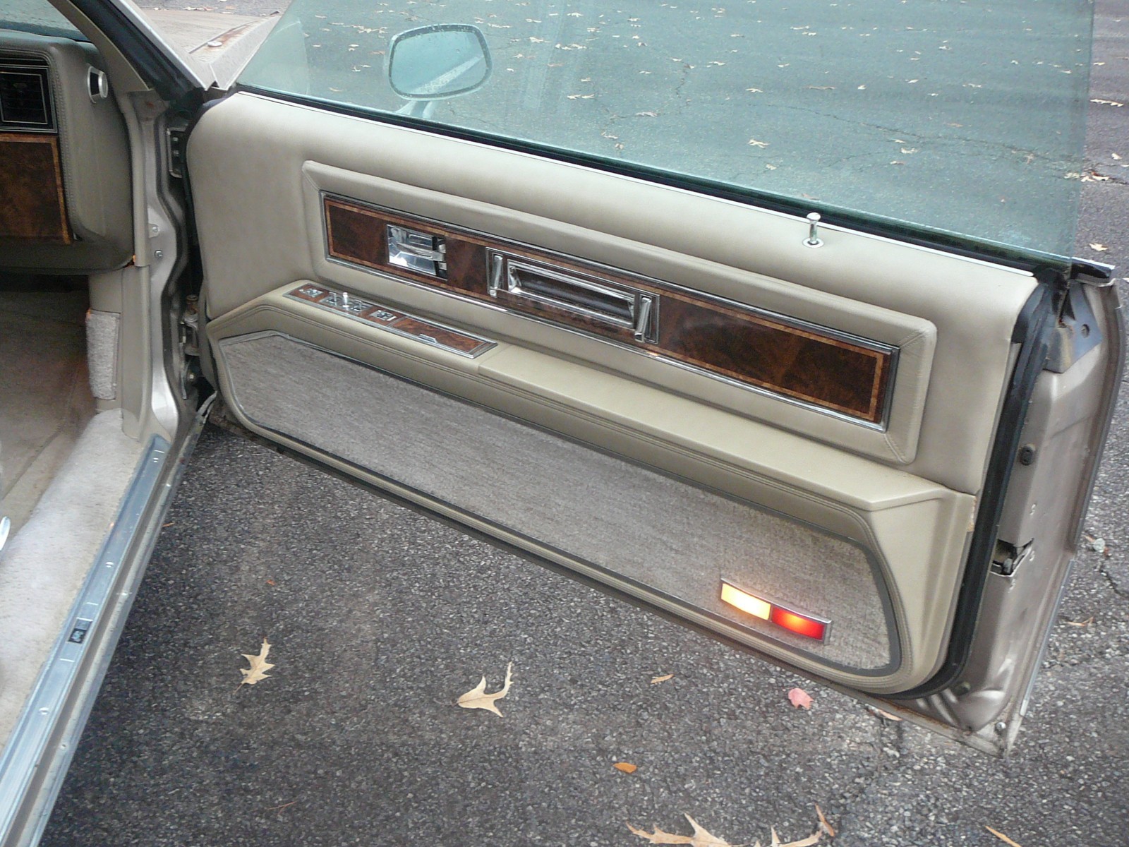 Oldsmobile-Toronado-1985-Coupe-17