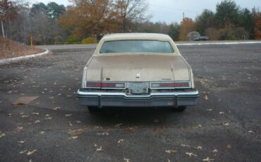 Oldsmobile-Toronado-1985-Coupe-2