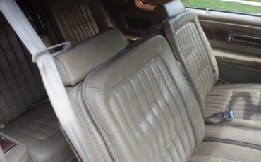 Oldsmobile-Toronado-1985-Coupe-2