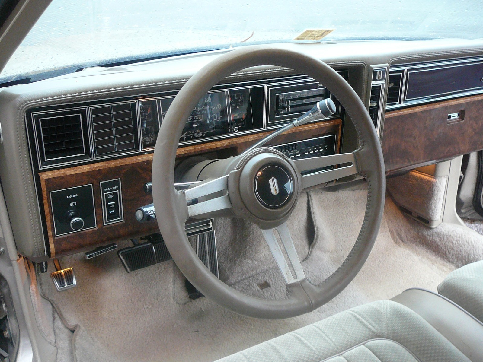 Oldsmobile-Toronado-1985-Coupe-7