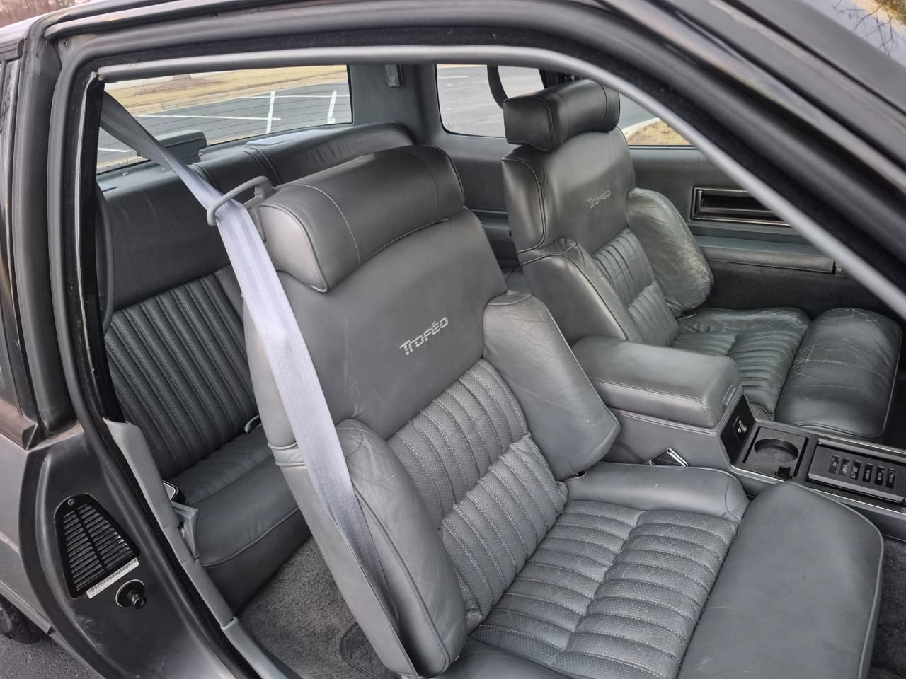 Oldsmobile-Toronado-1987-Coupe-1