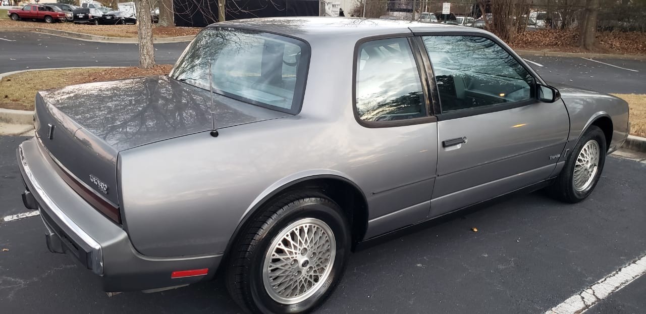 Oldsmobile-Toronado-1987-Coupe-4
