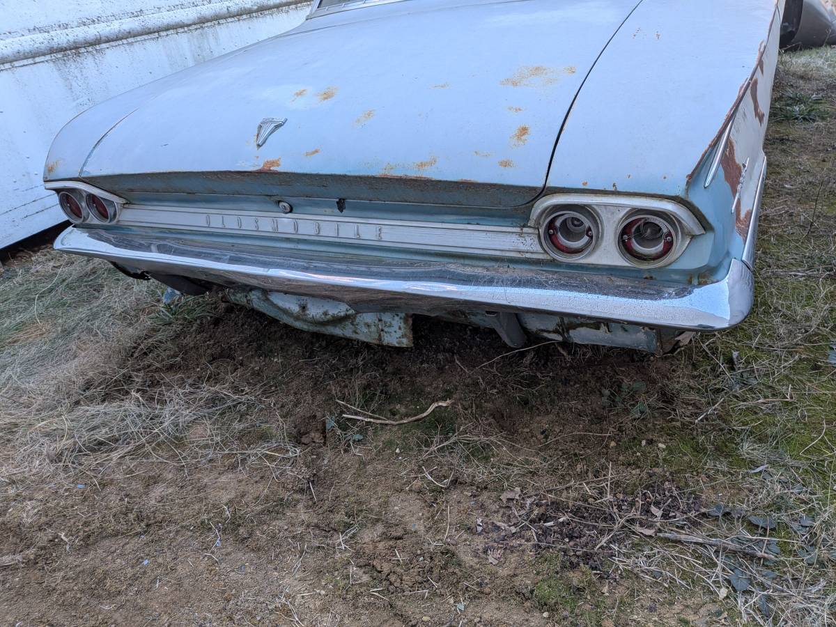 Oldsmobile-cutlass-1962-green-2
