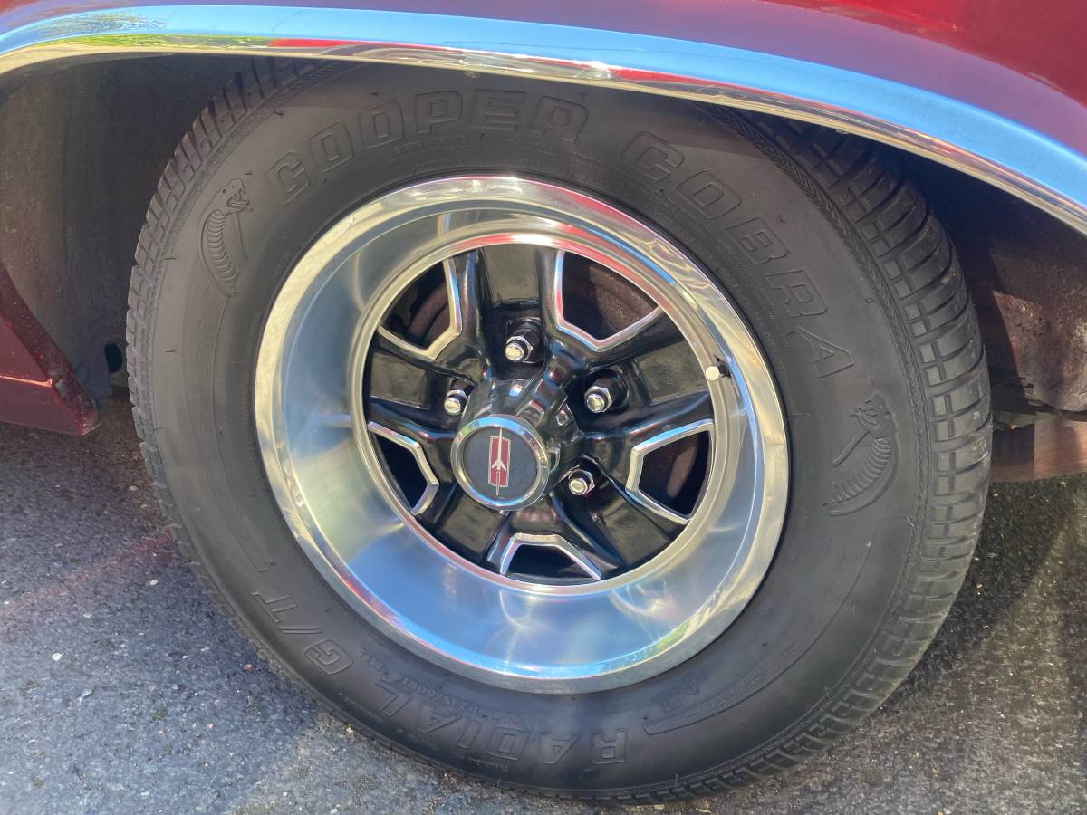 Oldsmobile-cutlass-1965-custom-11