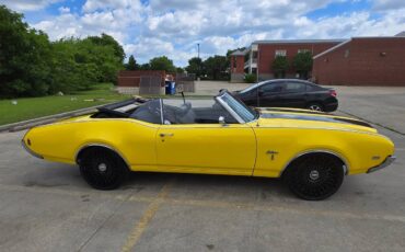 Oldsmobile-cutlass-1969-yellow-5