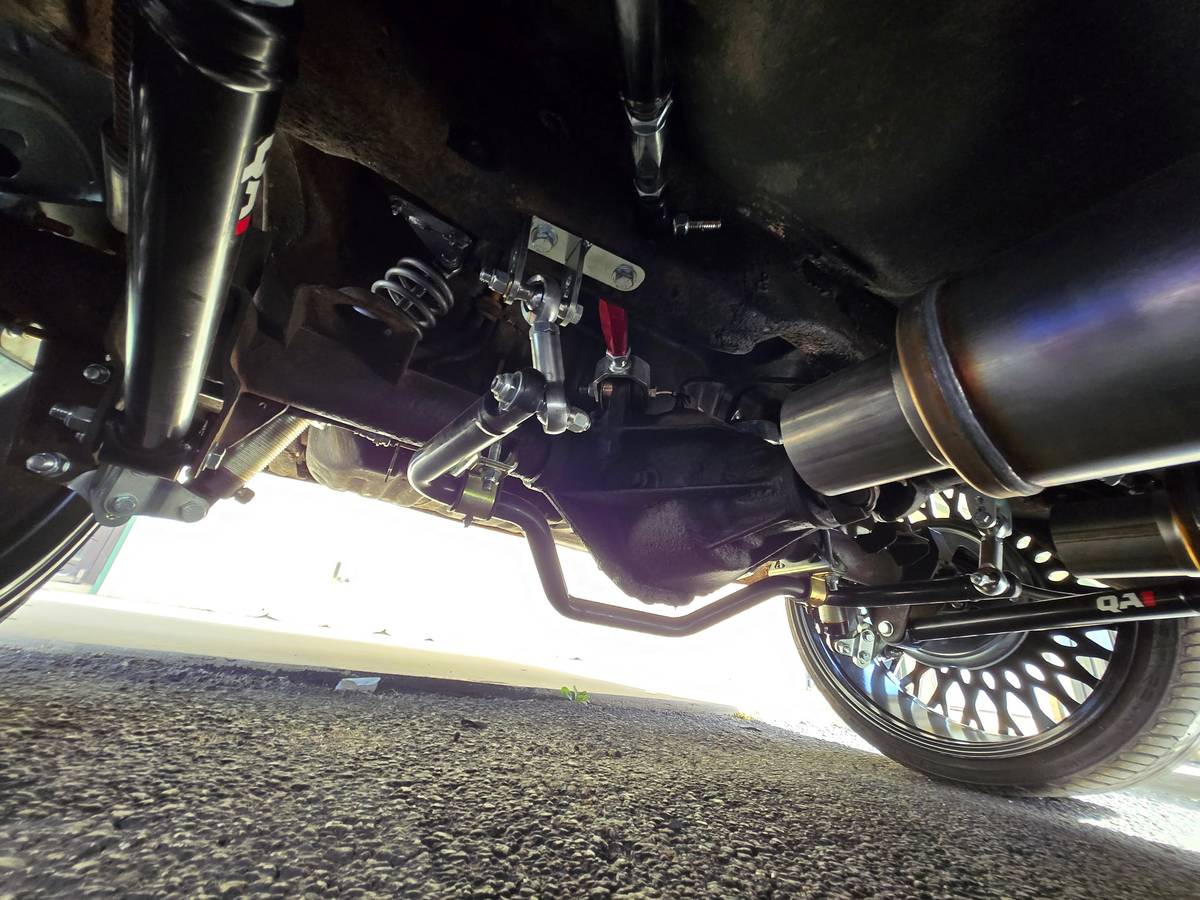 Oldsmobile-cutlass-1969-yellow-8