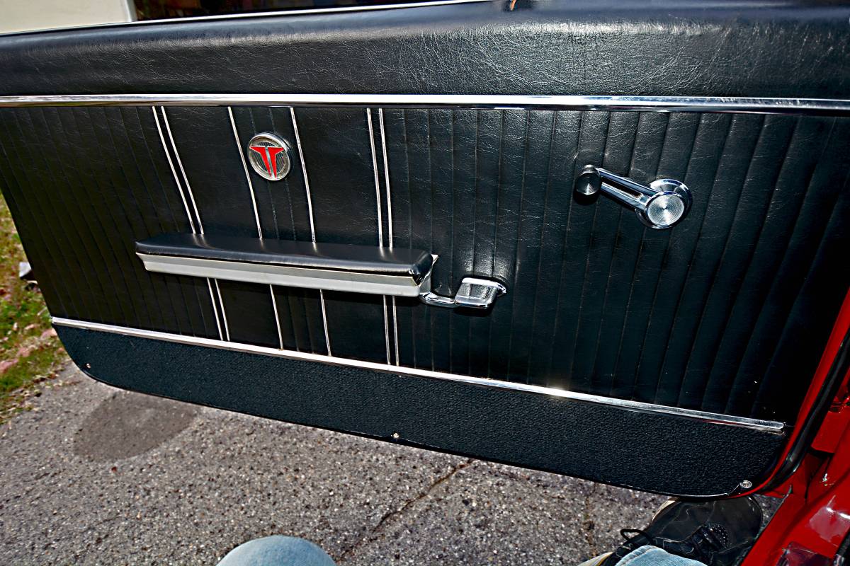 Oldsmobile-cutlass-convertible-1964-17