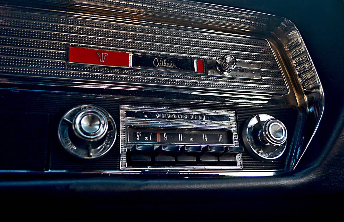 Oldsmobile-cutlass-convertible-1964-19