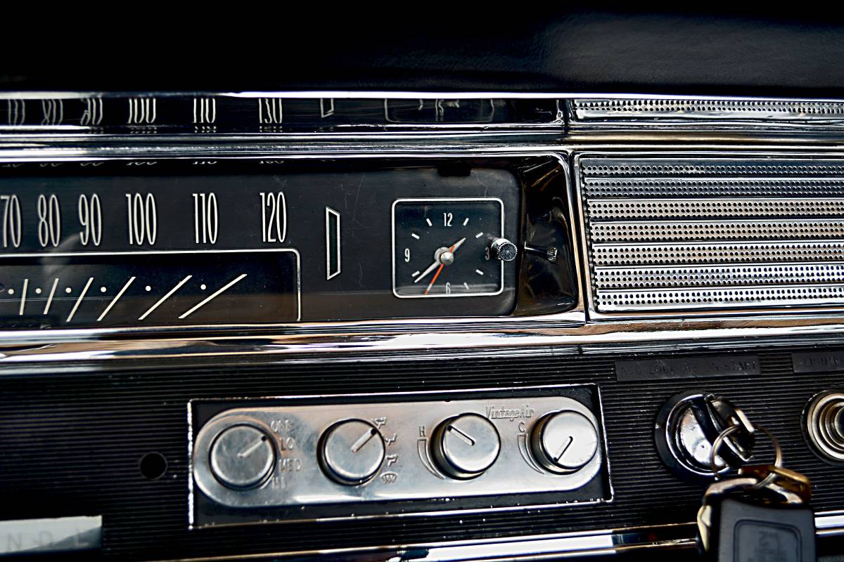 Oldsmobile-cutlass-convertible-1964-22