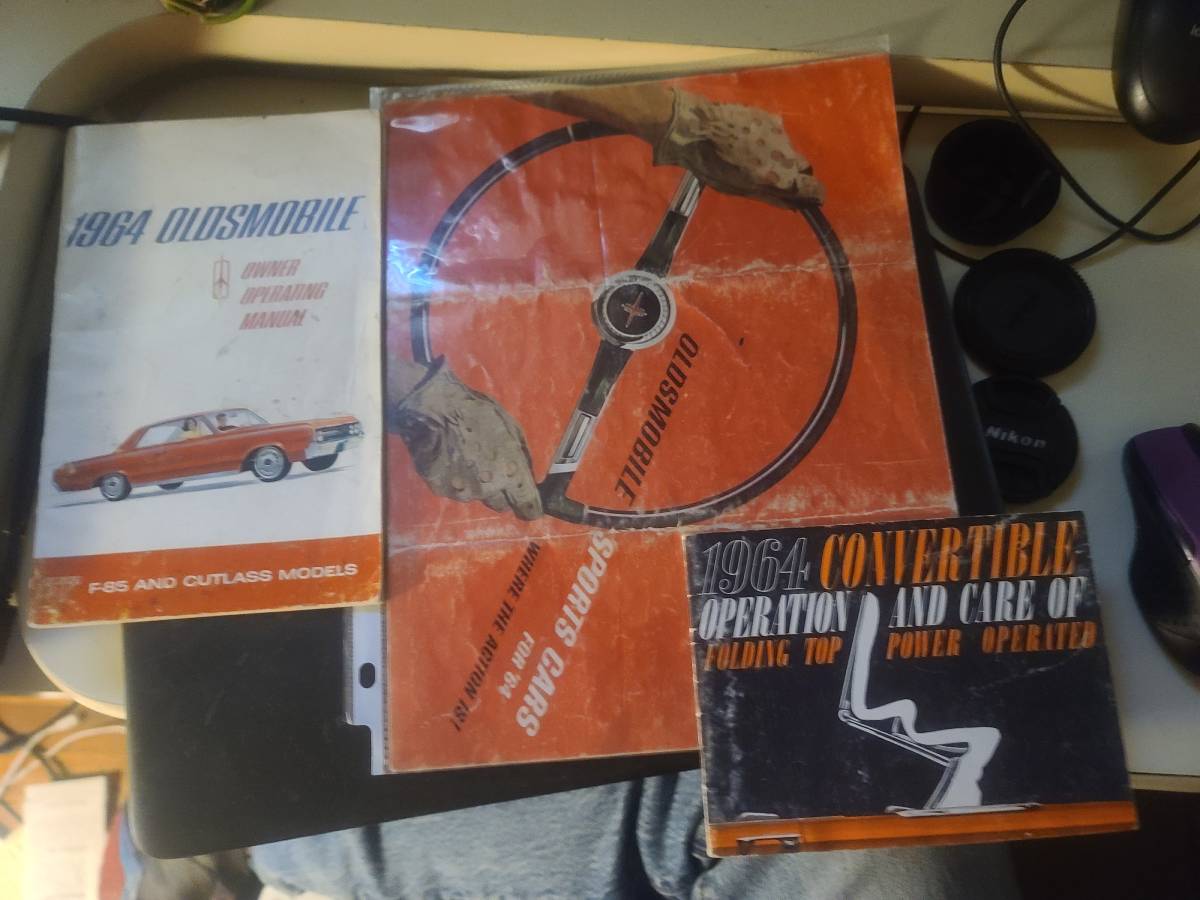 Oldsmobile-cutlass-convertible-1964-25