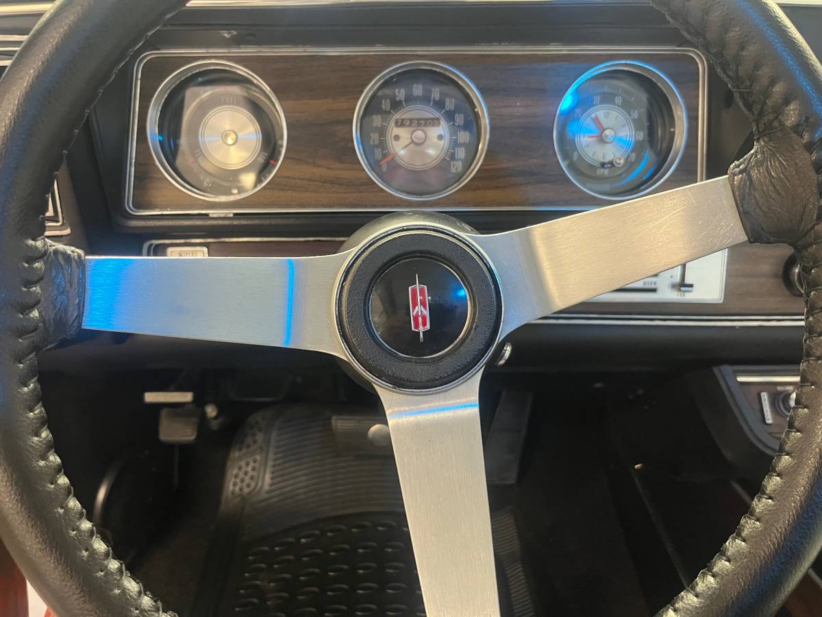 Oldsmobile-cutlass-supreme-1972-orange-11