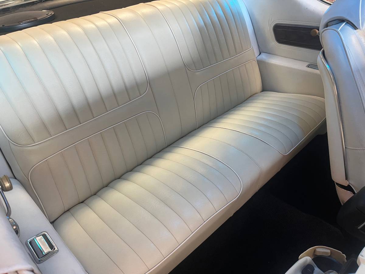 Oldsmobile-cutlass-supreme-1972-orange-12