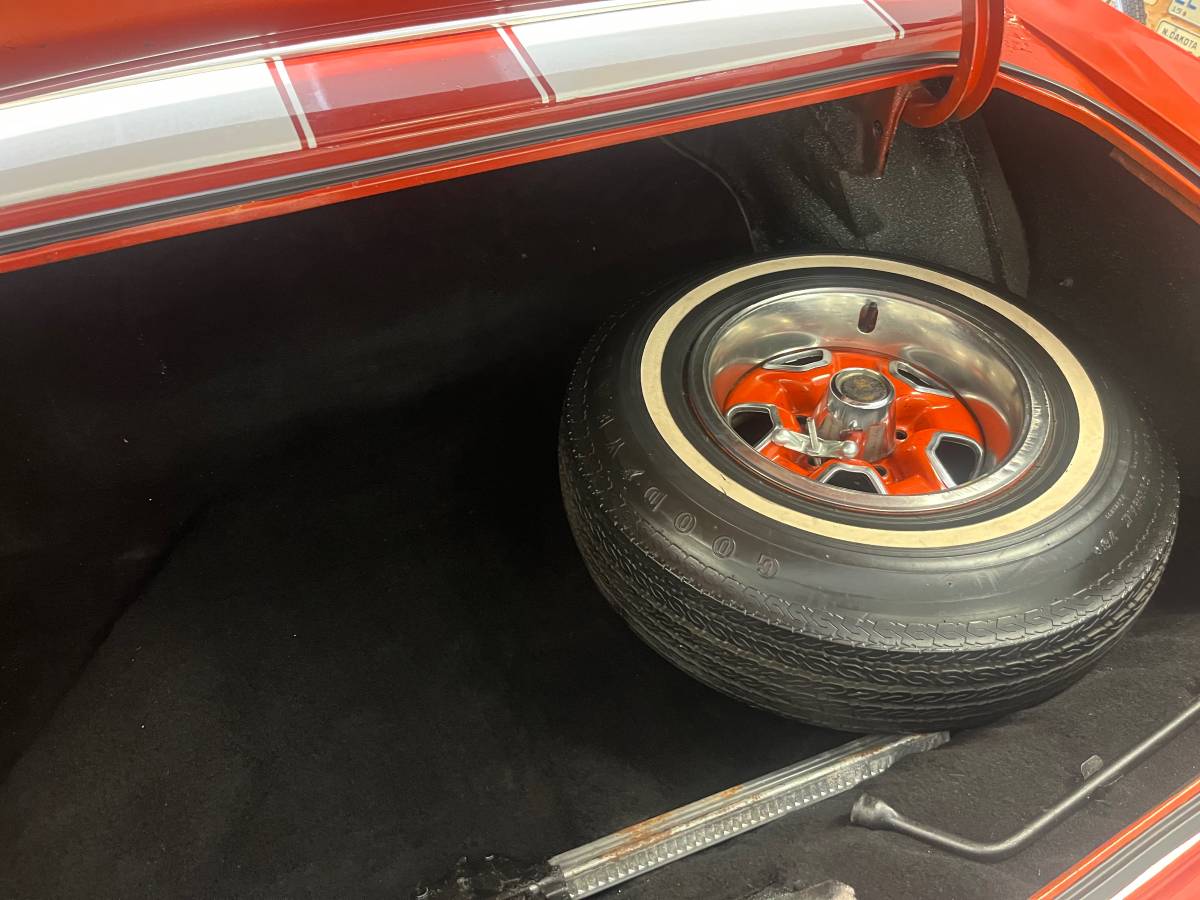 Oldsmobile-cutlass-supreme-1972-orange-14