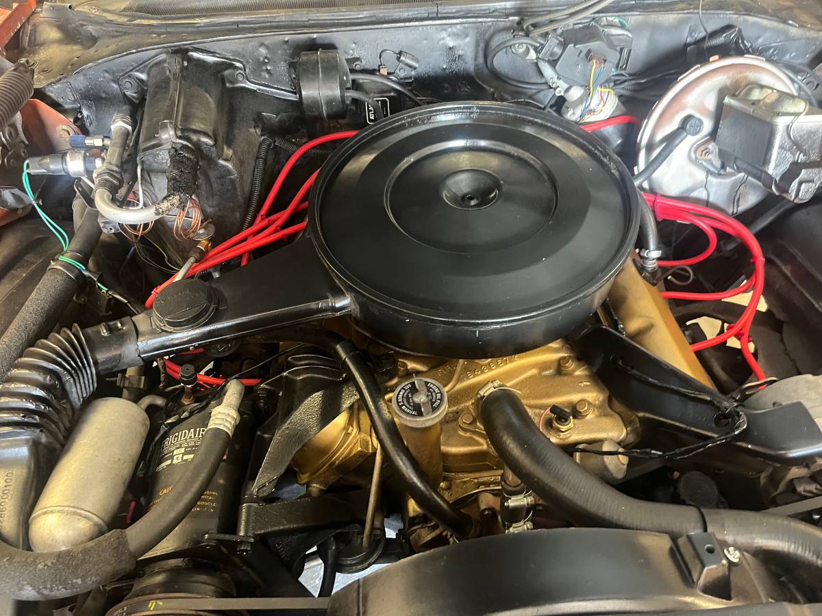 Oldsmobile-cutlass-supreme-1972-orange-17