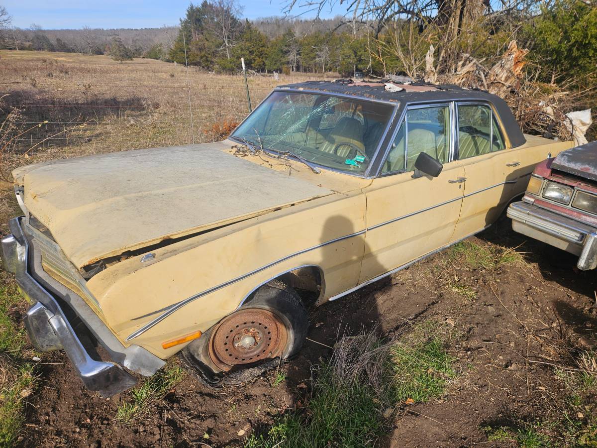 Oldsmobile-cutlass-supreme-1974-yellow-3